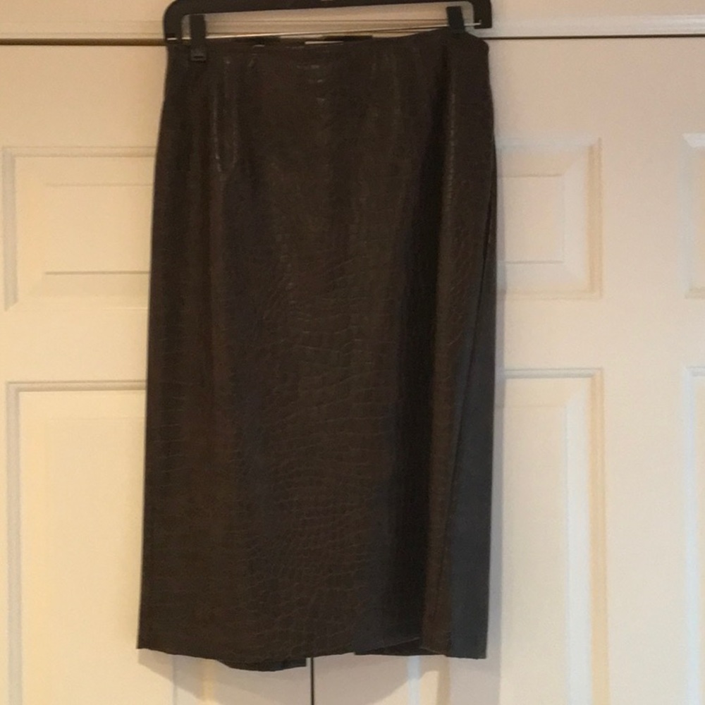 Neiman -Marcus Faux Leather skirt